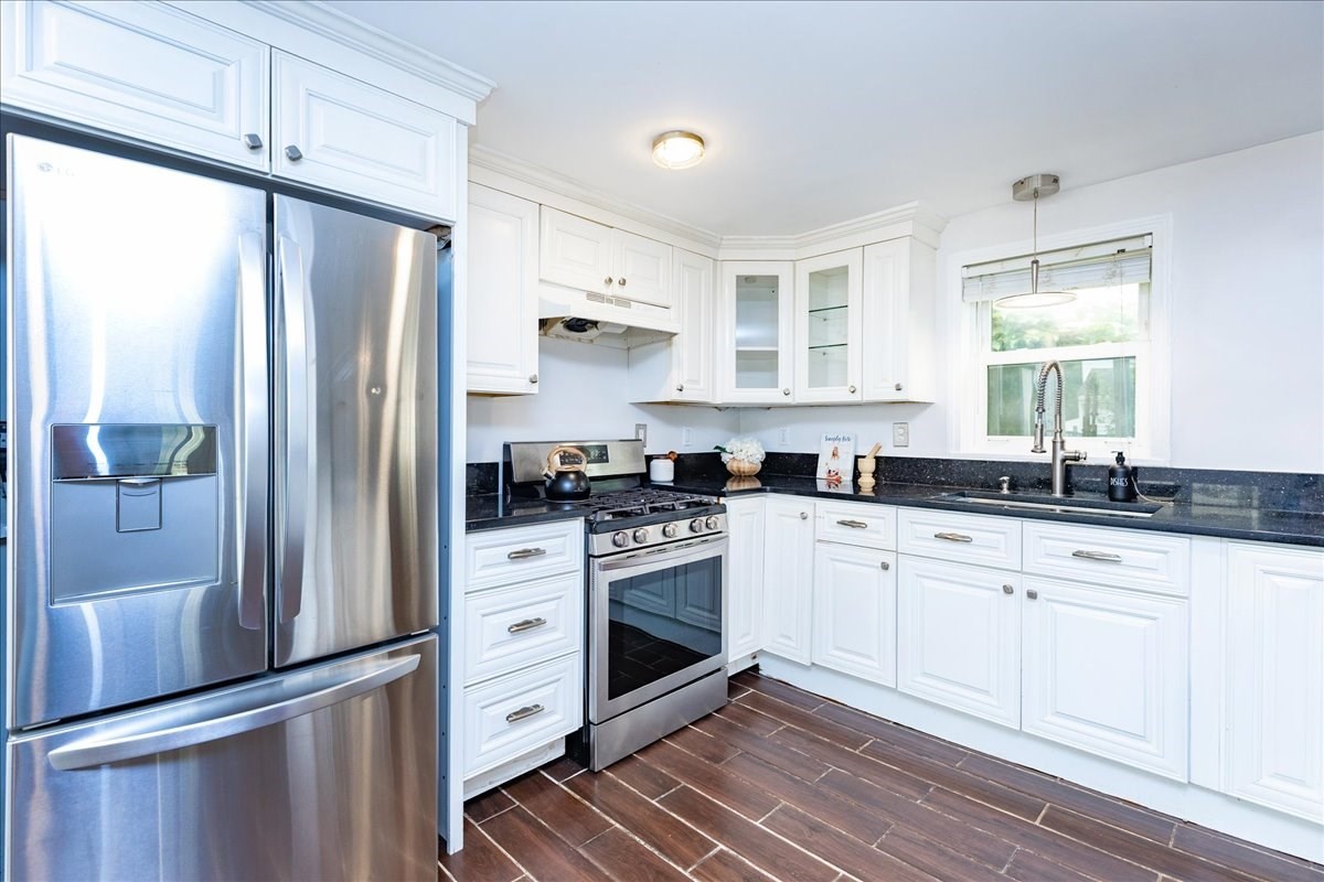 70 Glenwood Street Property Photo 15