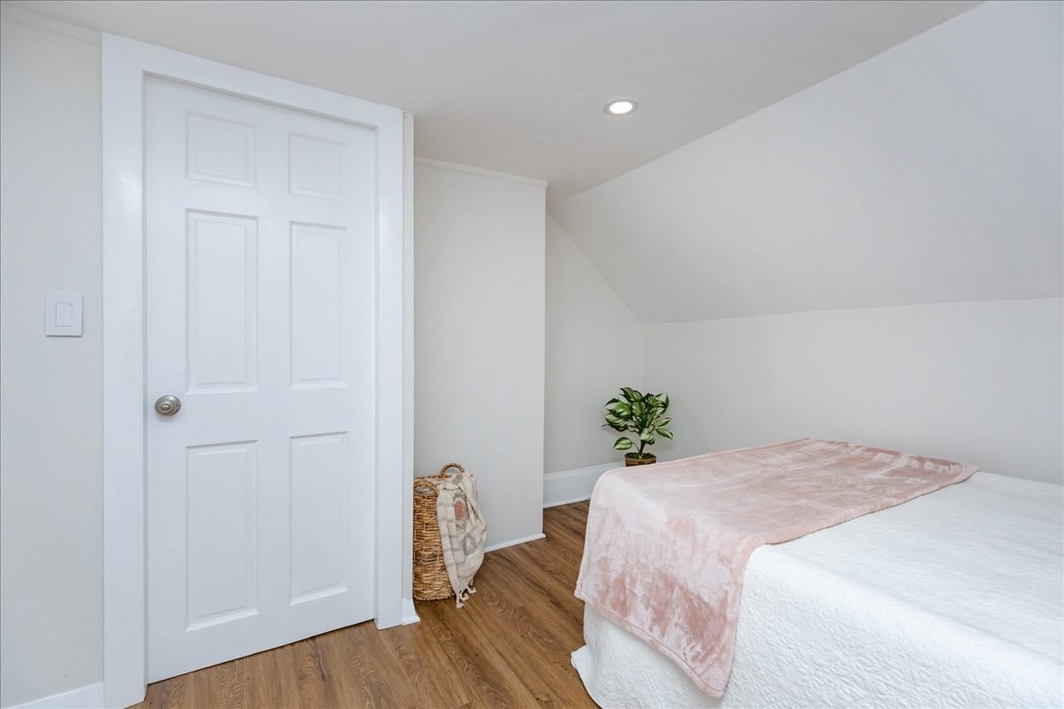 70 Glenwood Street Property Photo 29