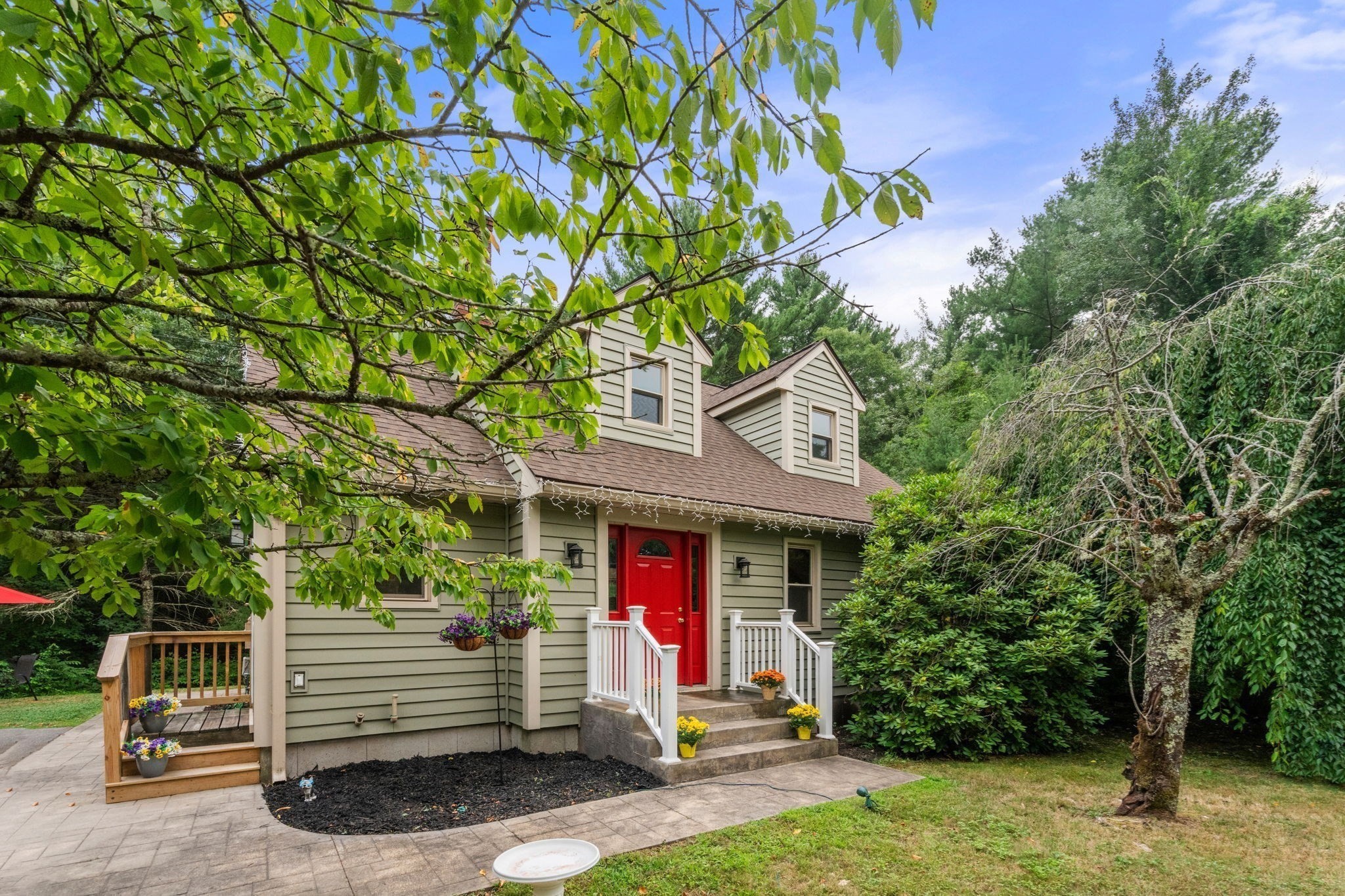 40 Clear Pond Rd Property Photo 1