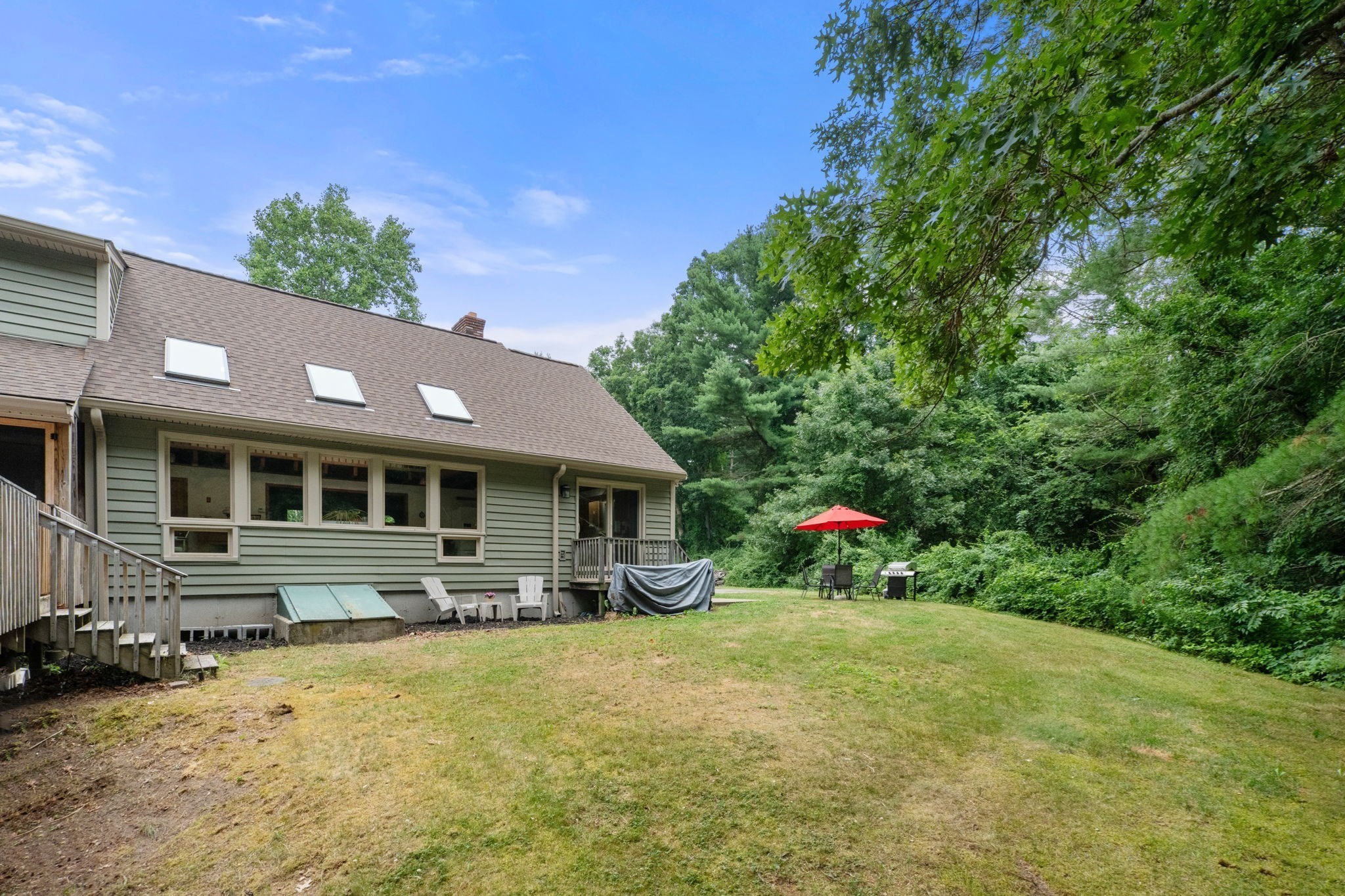 40 Clear Pond Rd Property Photo 27