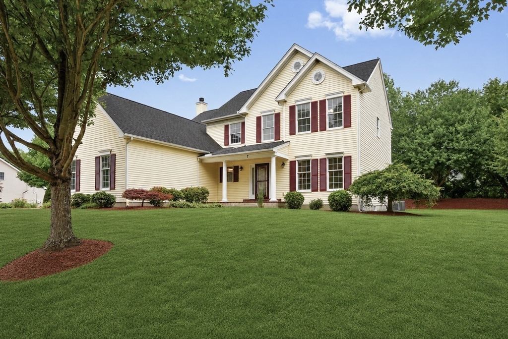 7 Whitehall Way