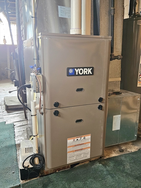 87 Hathaway St Property Photo 31
