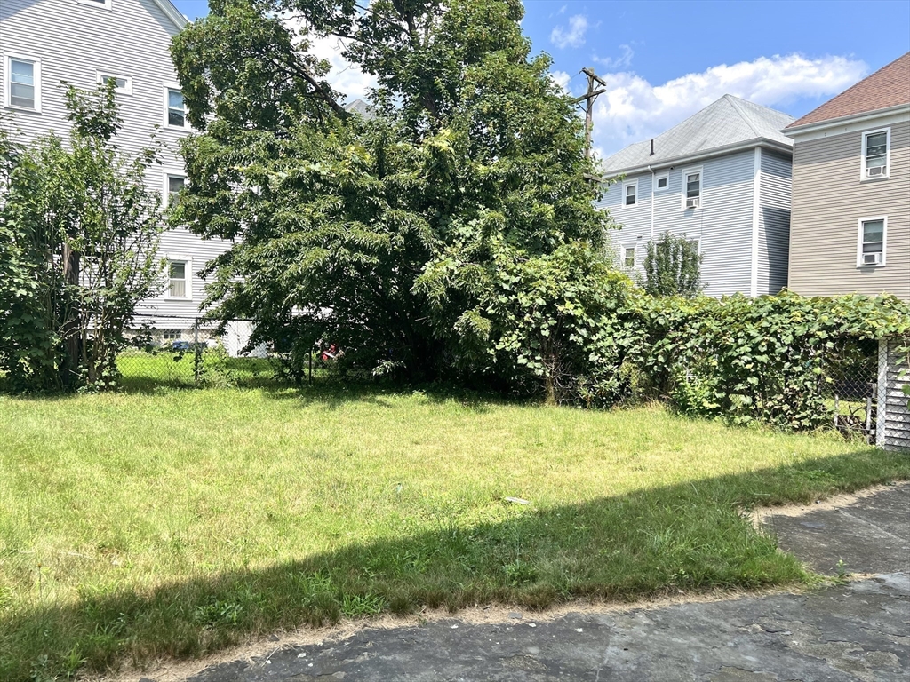 87 Hathaway St Property Photo 34