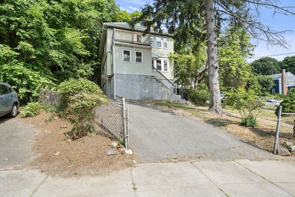 391 Poplar St Property Photo 1