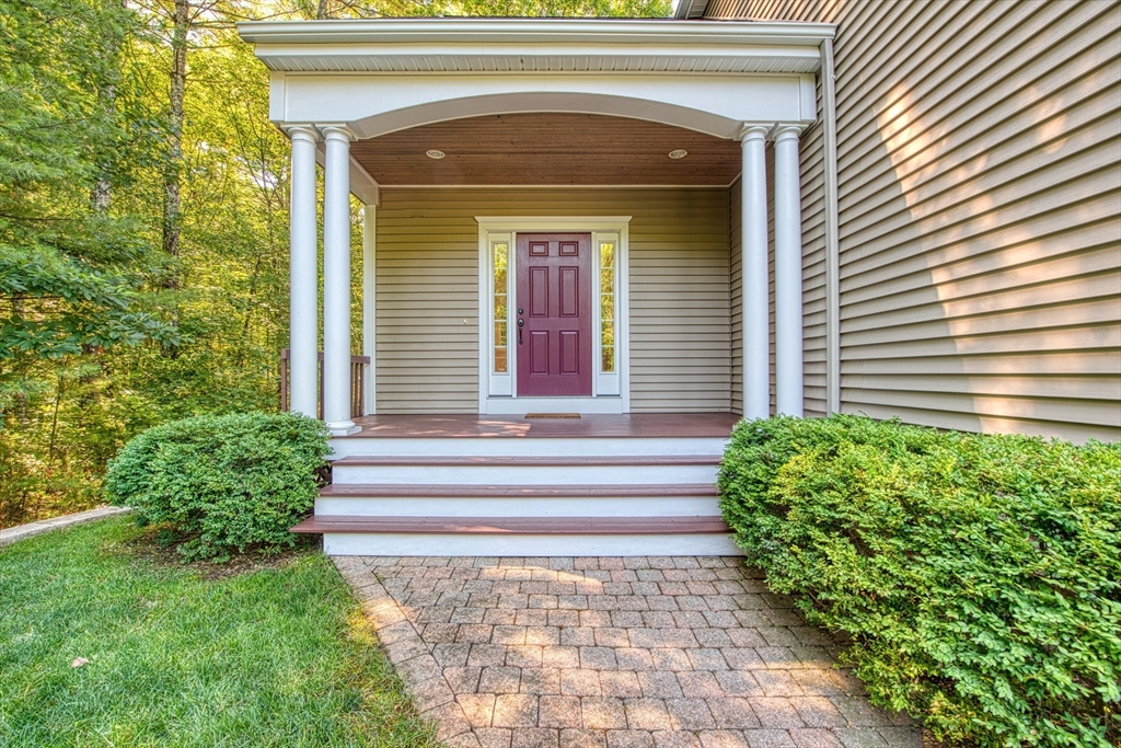 107 Field St Property Photo 3