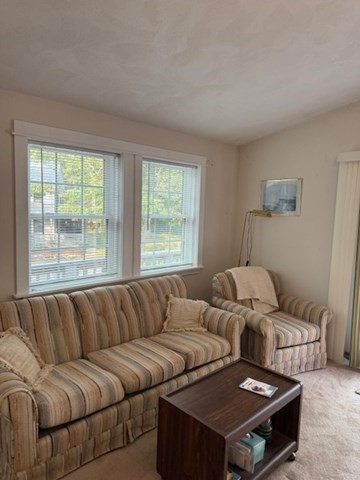 35 Ashumet Rd # 4d Property Photo 6