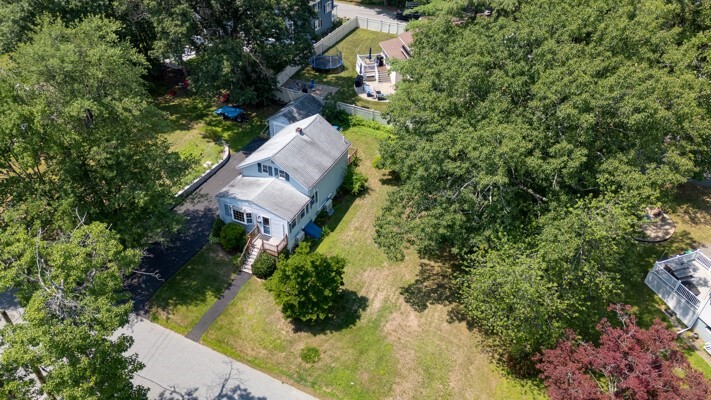 9 Harriett Ave Property Photo 2