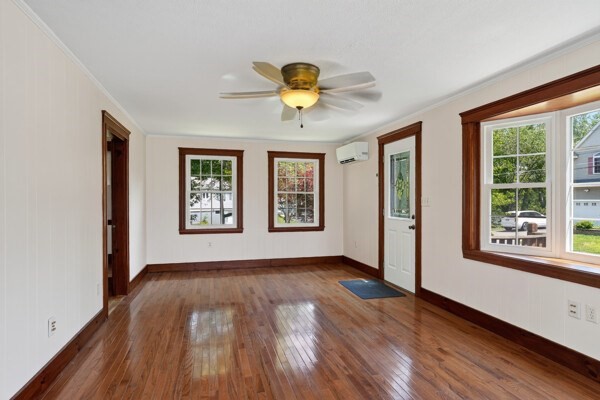 9 Harriett Ave Property Photo 7