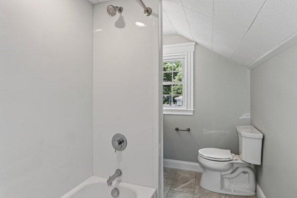 9 Harriett Ave Property Photo 19