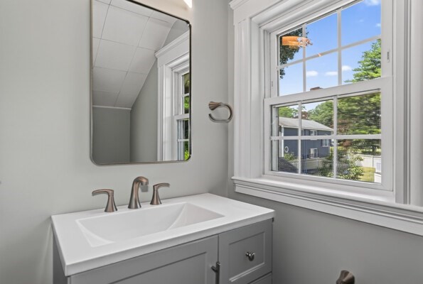 9 Harriett Ave Property Photo 20