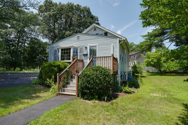 9 Harriett Ave Property Photo 25