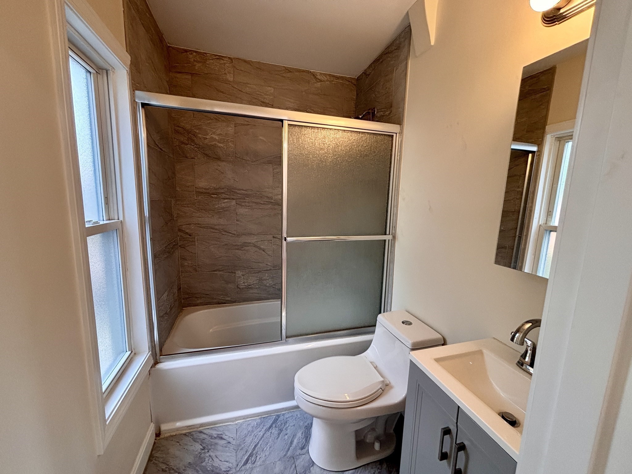 29 Sylvan St # 2 Property Photo 5
