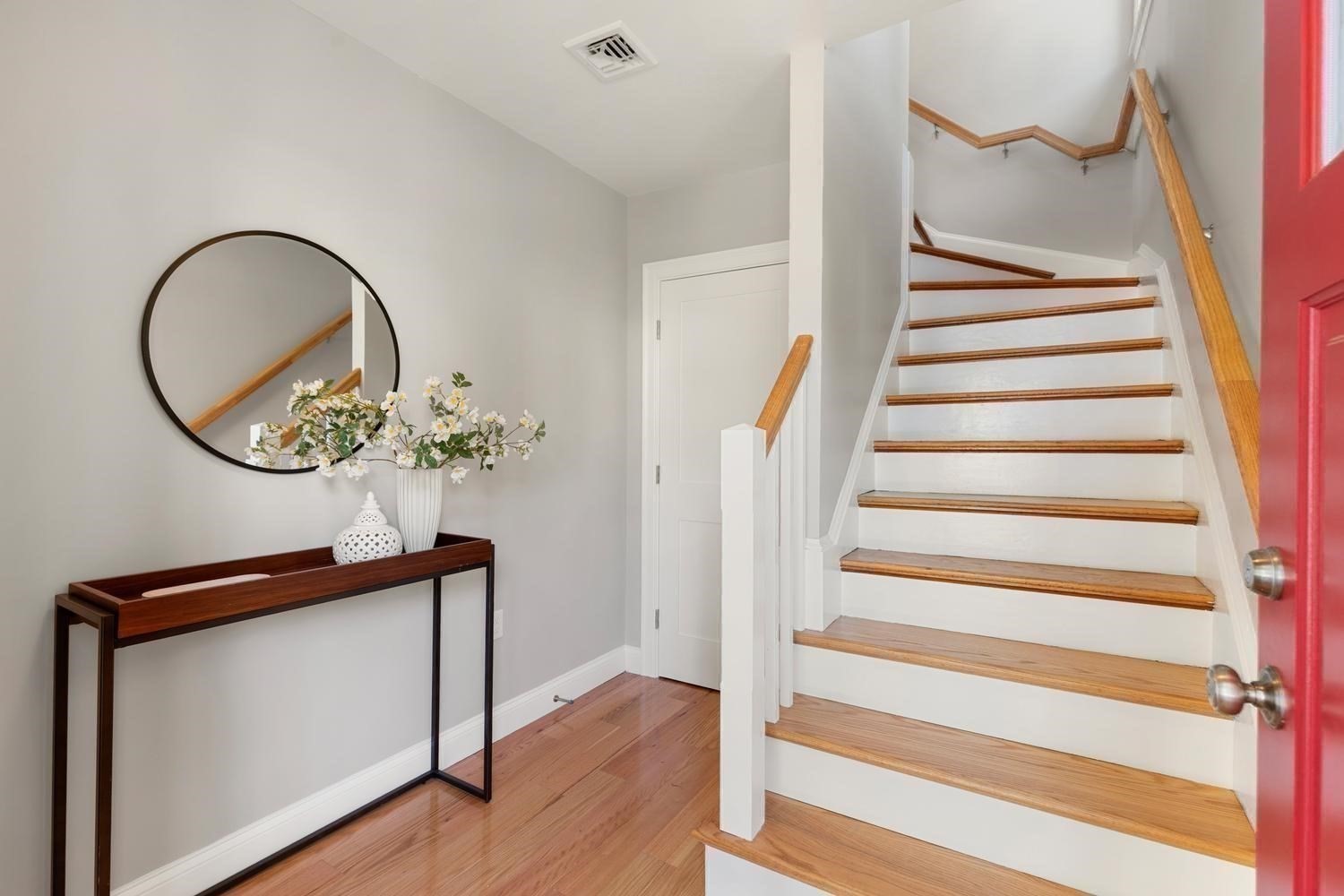 48 Mt Vernon St # 2 Property Photo 6