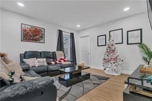 215 Kenyon Ave Property Photo 5