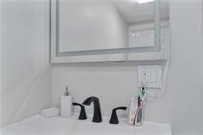215 Kenyon Ave Property Photo 12