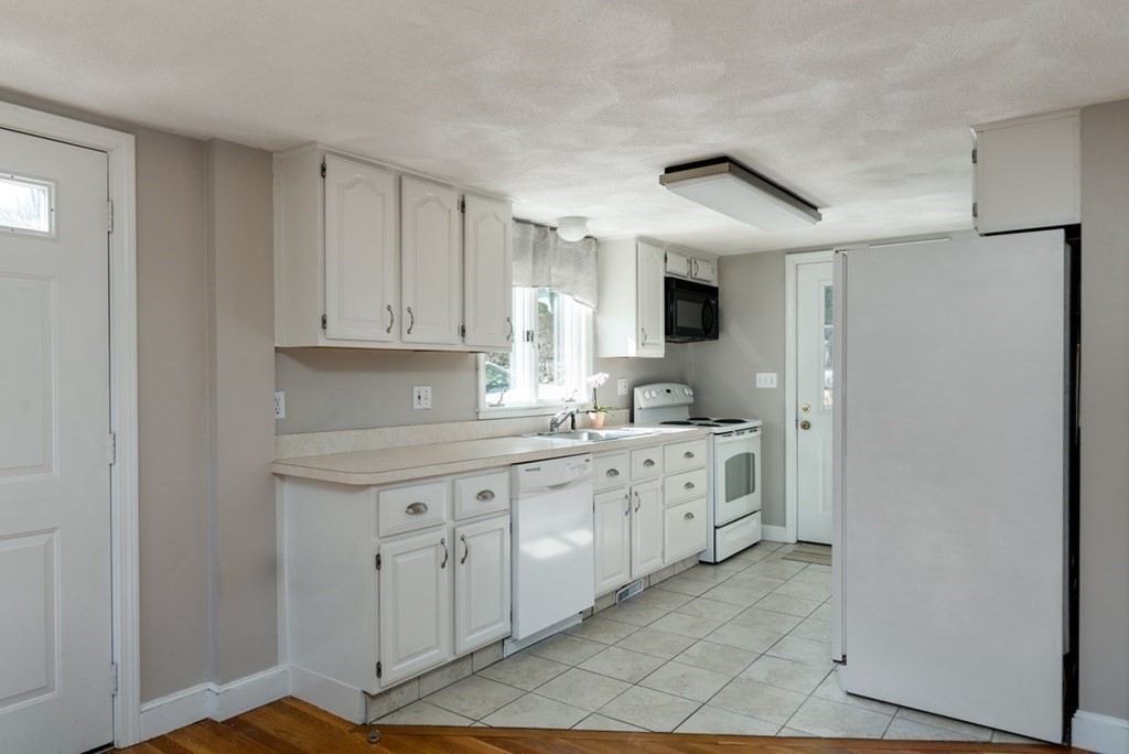 132 Grant St # 132 Property Photo 4