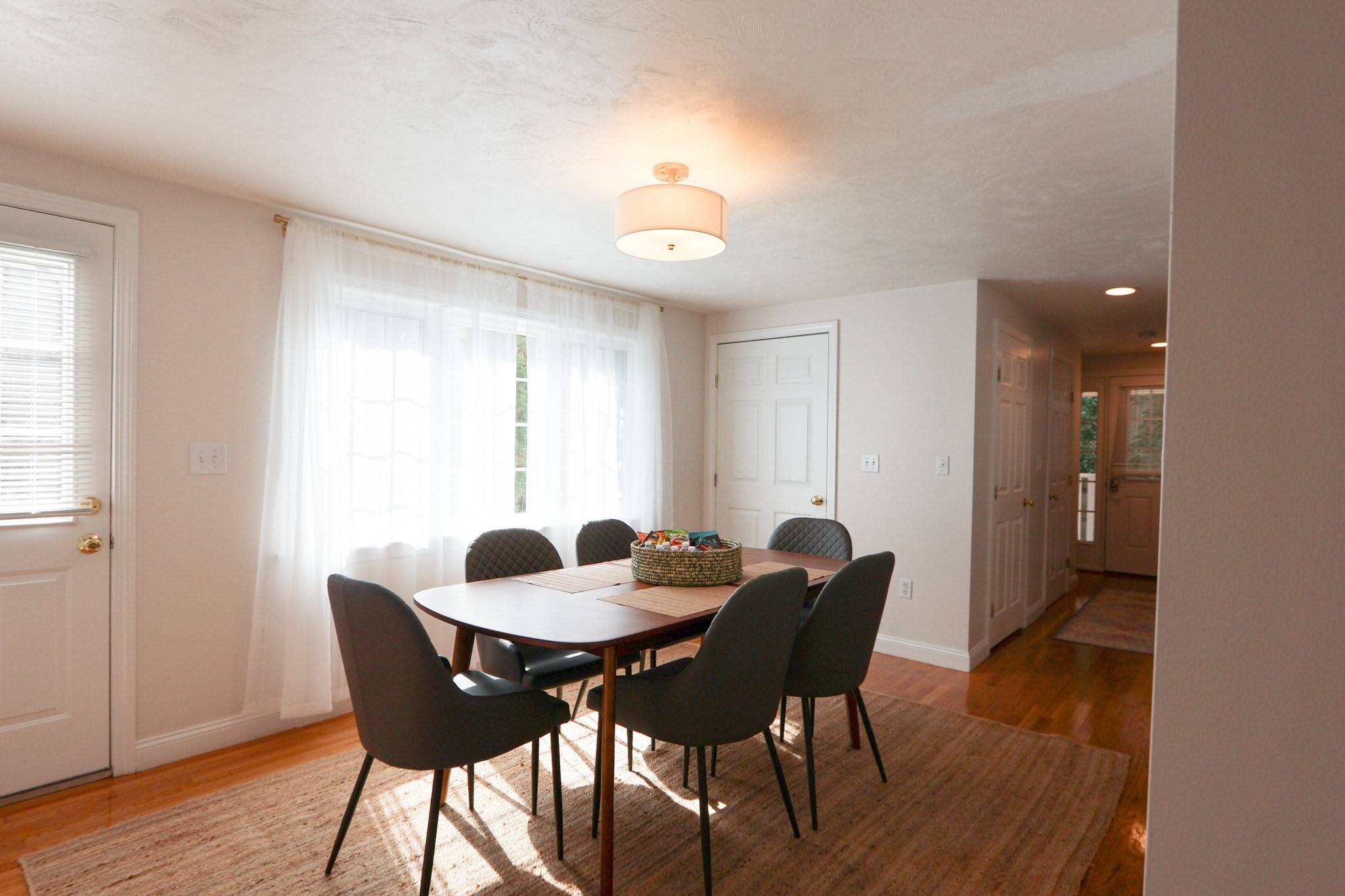 25 Jay St - C Property Photo 5