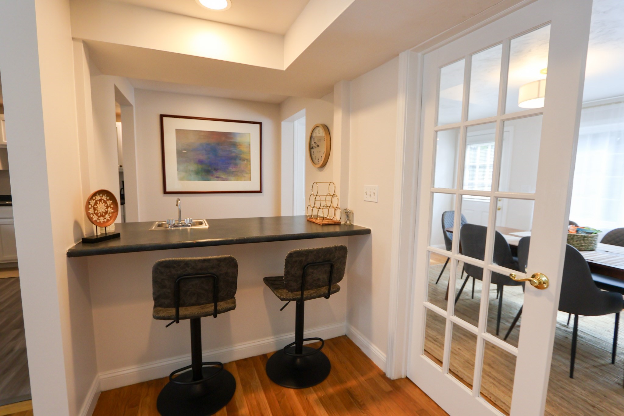 25 Jay St - C Property Photo 7