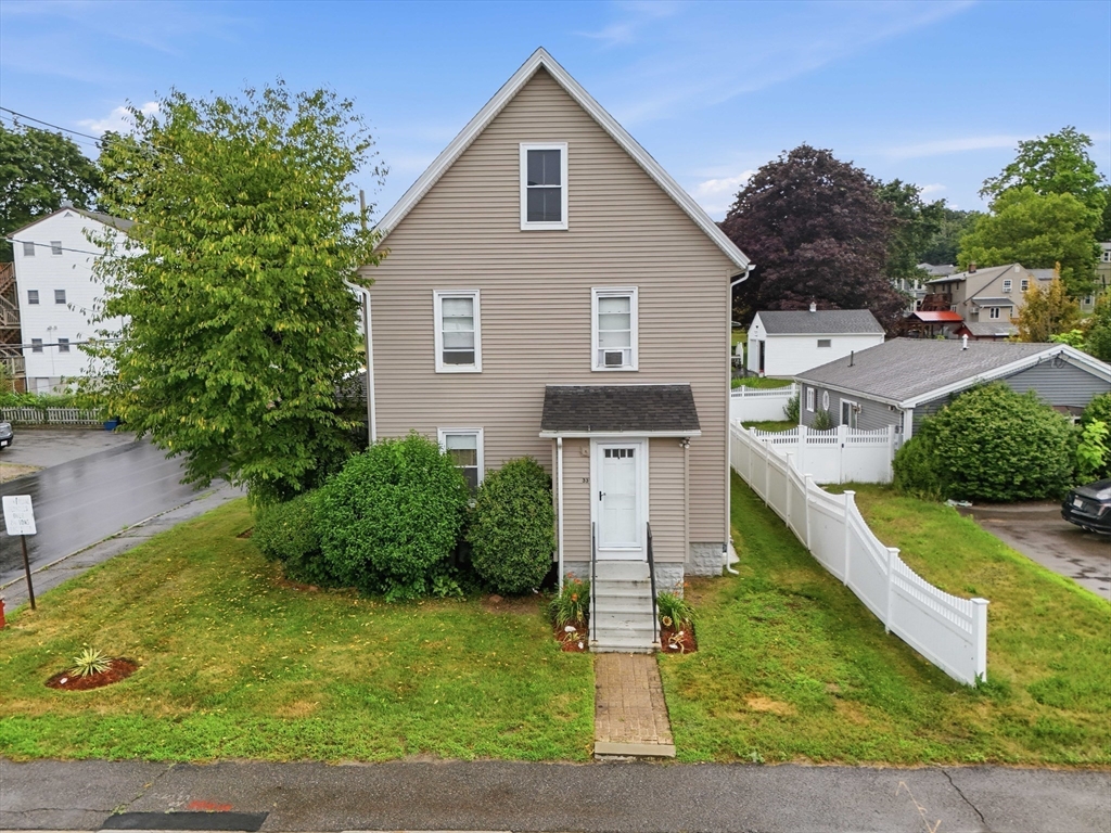 33 Howe Ave Property Photo 1