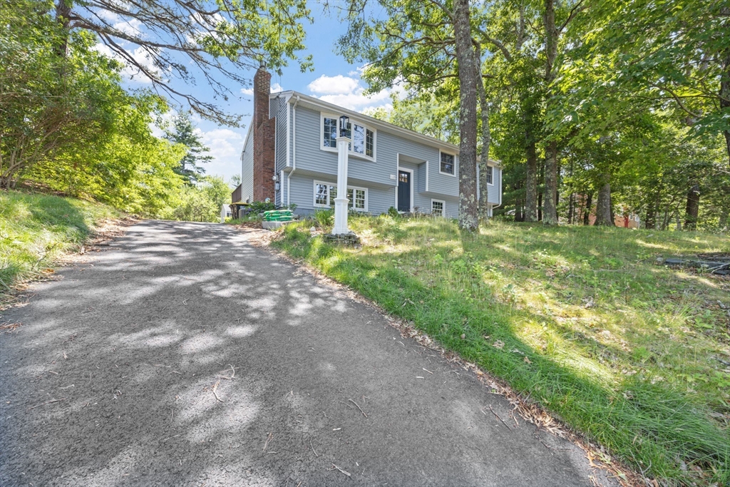 16 Pequot Ter Property Photo 1