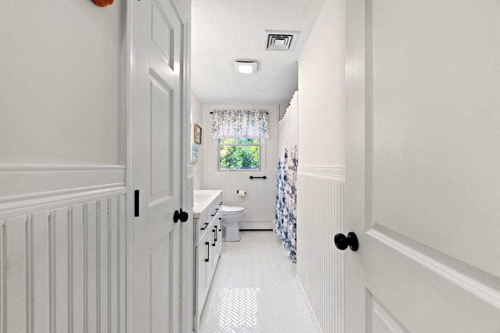 16 Pequot Ter Property Photo 12