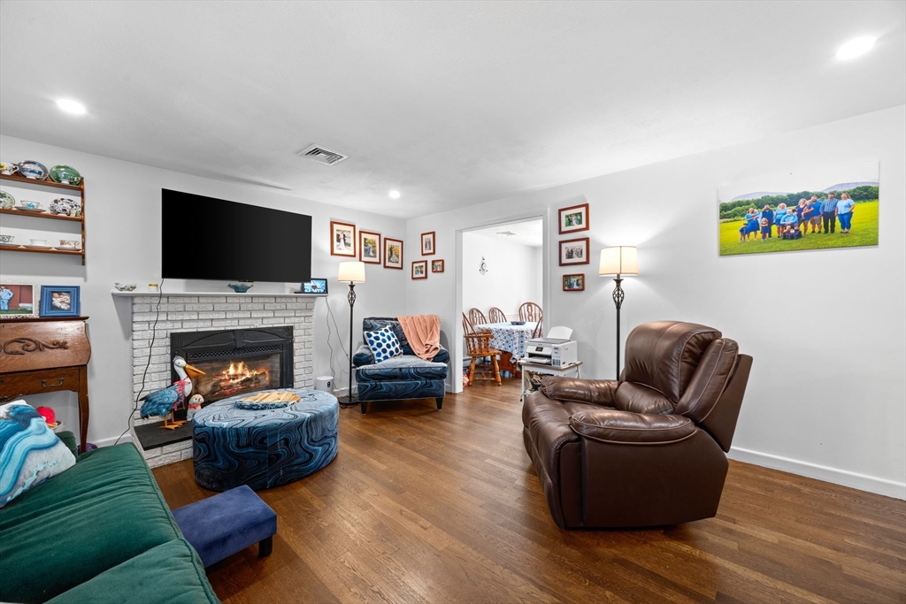 16 Pequot Ter Property Photo 20
