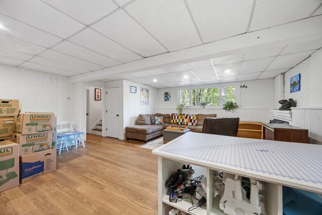 16 Pequot Ter Property Photo 23
