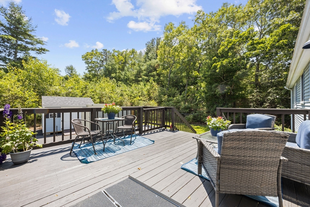 16 Pequot Ter Property Photo 26