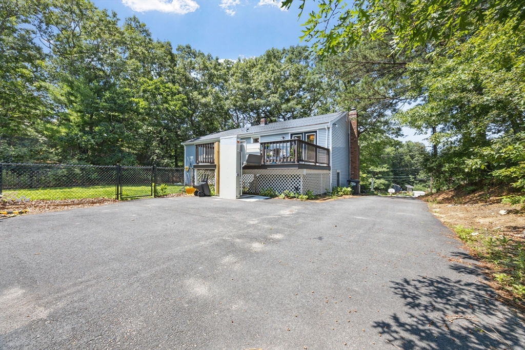 16 Pequot Ter Property Photo 30