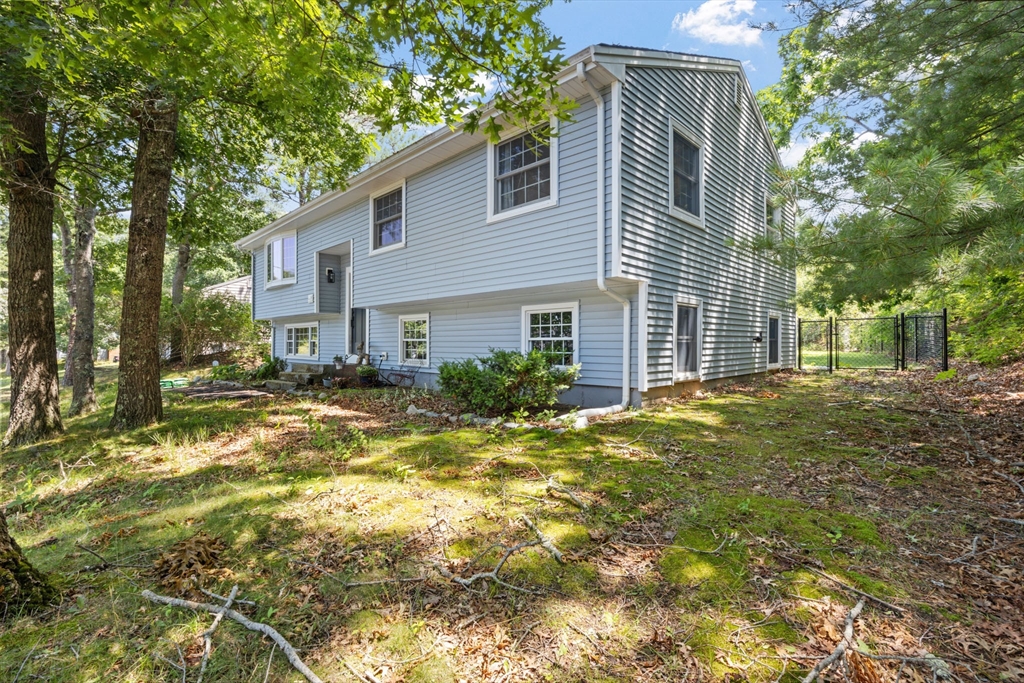 16 Pequot Ter Property Photo 33