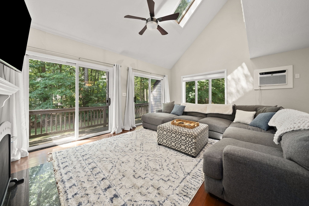 8 Bancroft Cmn # 8 Property Photo 10