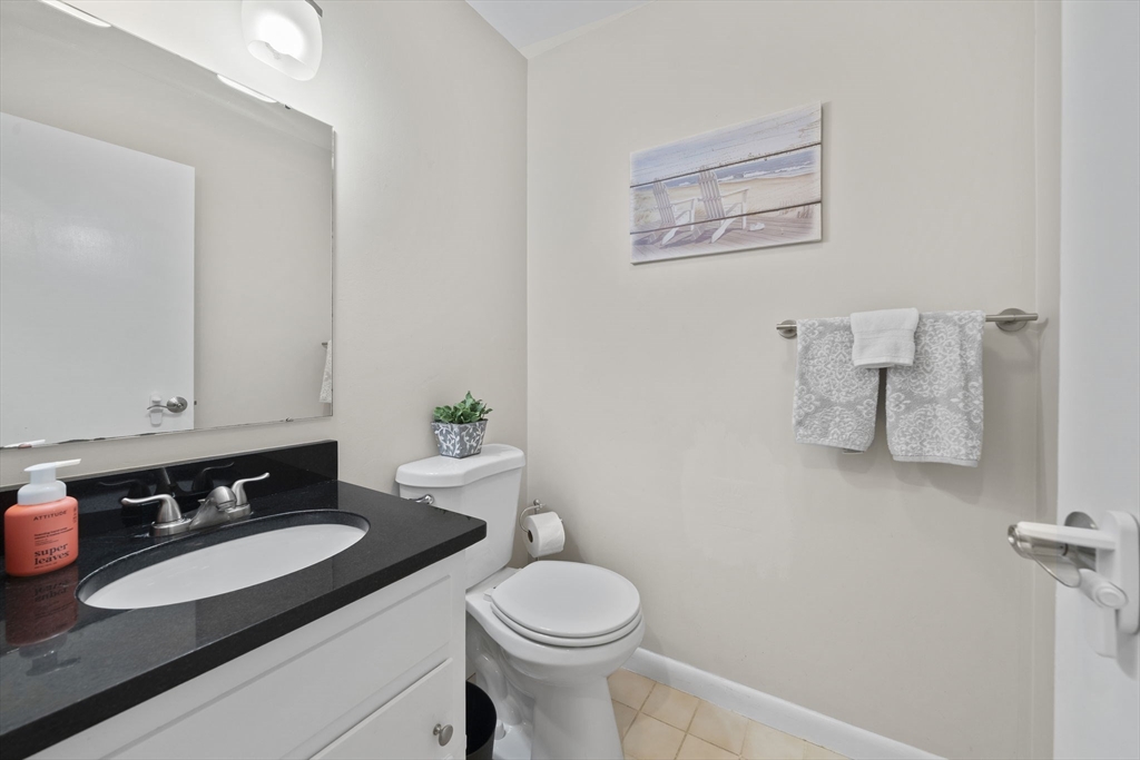 8 Bancroft Cmn # 8 Property Photo 13