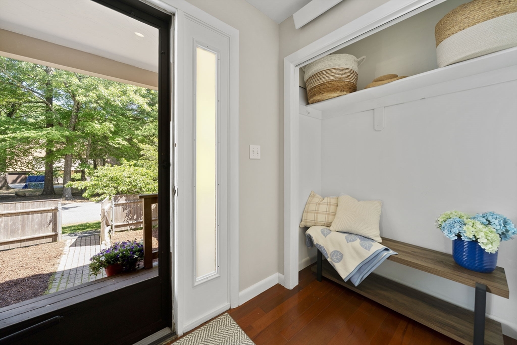 8 Bancroft Cmn # 8 Property Photo 14