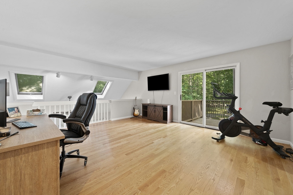 8 Bancroft Cmn # 8 Property Photo 17