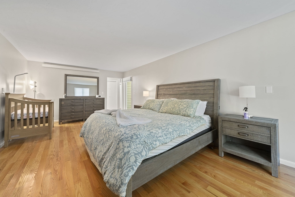 8 Bancroft Cmn # 8 Property Photo 22