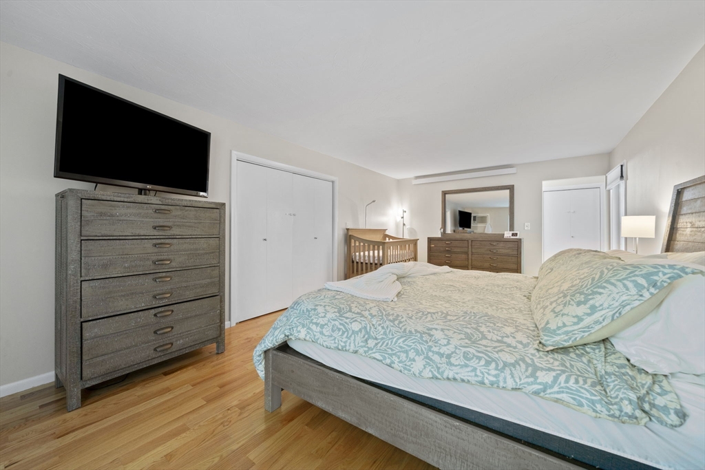 8 Bancroft Cmn # 8 Property Photo 23