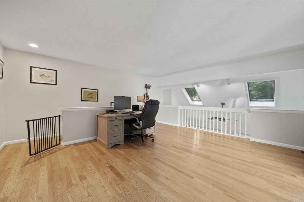 8 Bancroft Cmn # 8 Property Photo 28