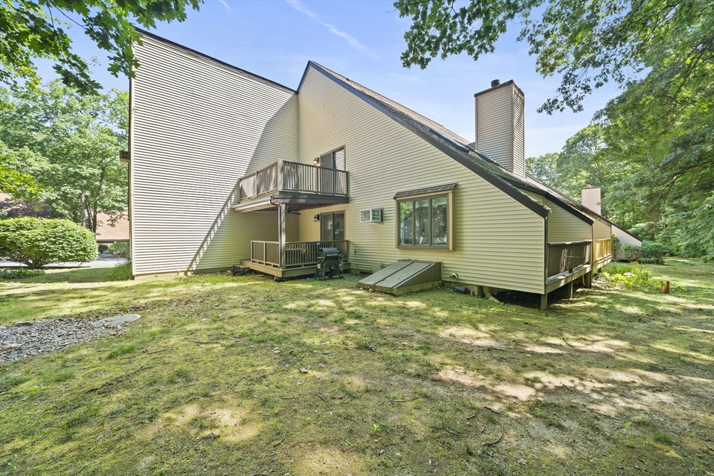 8 Bancroft Cmn # 8 Property Photo 33