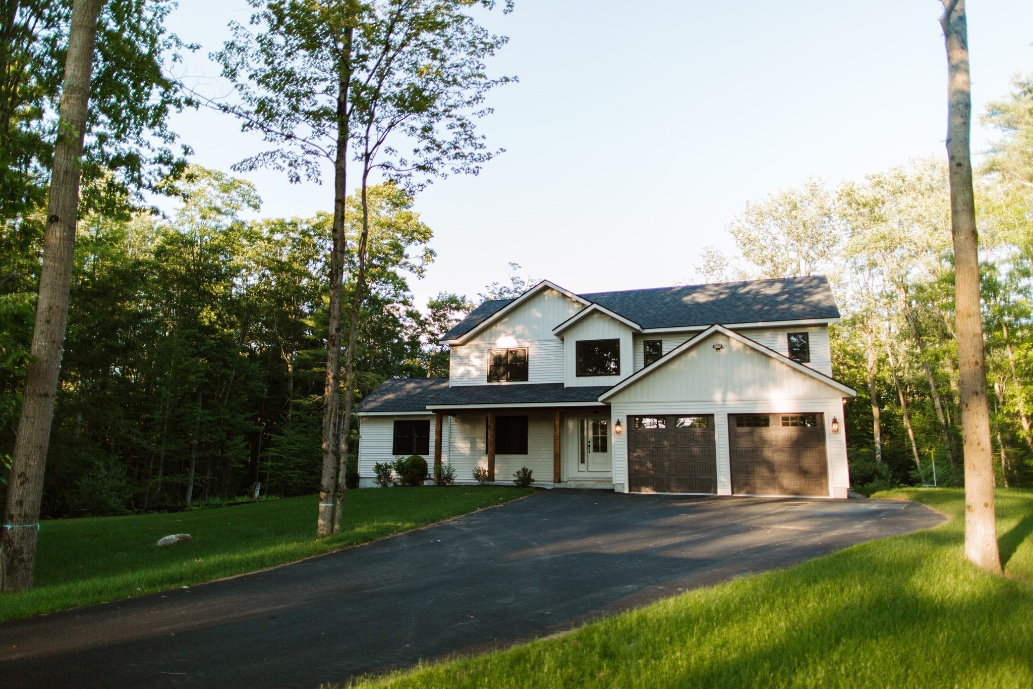 160 Willard Rd Property Photo 1