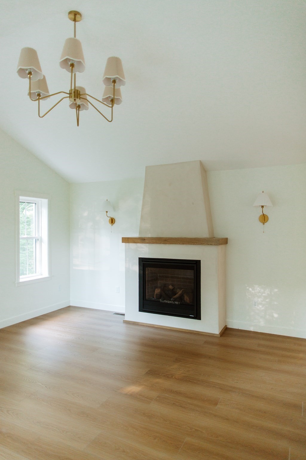 160 Willard Rd Property Photo 8