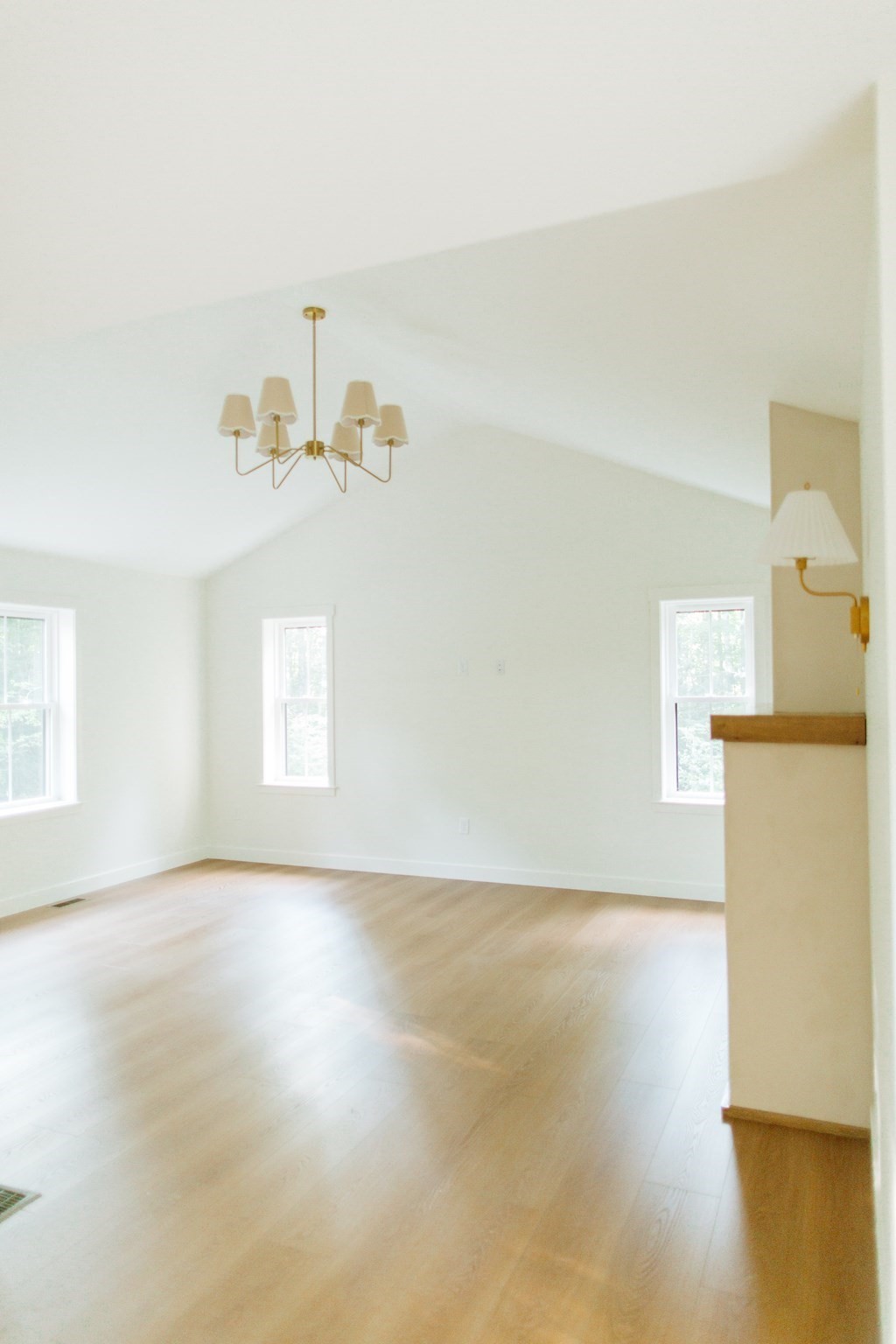 160 Willard Rd Property Photo 11