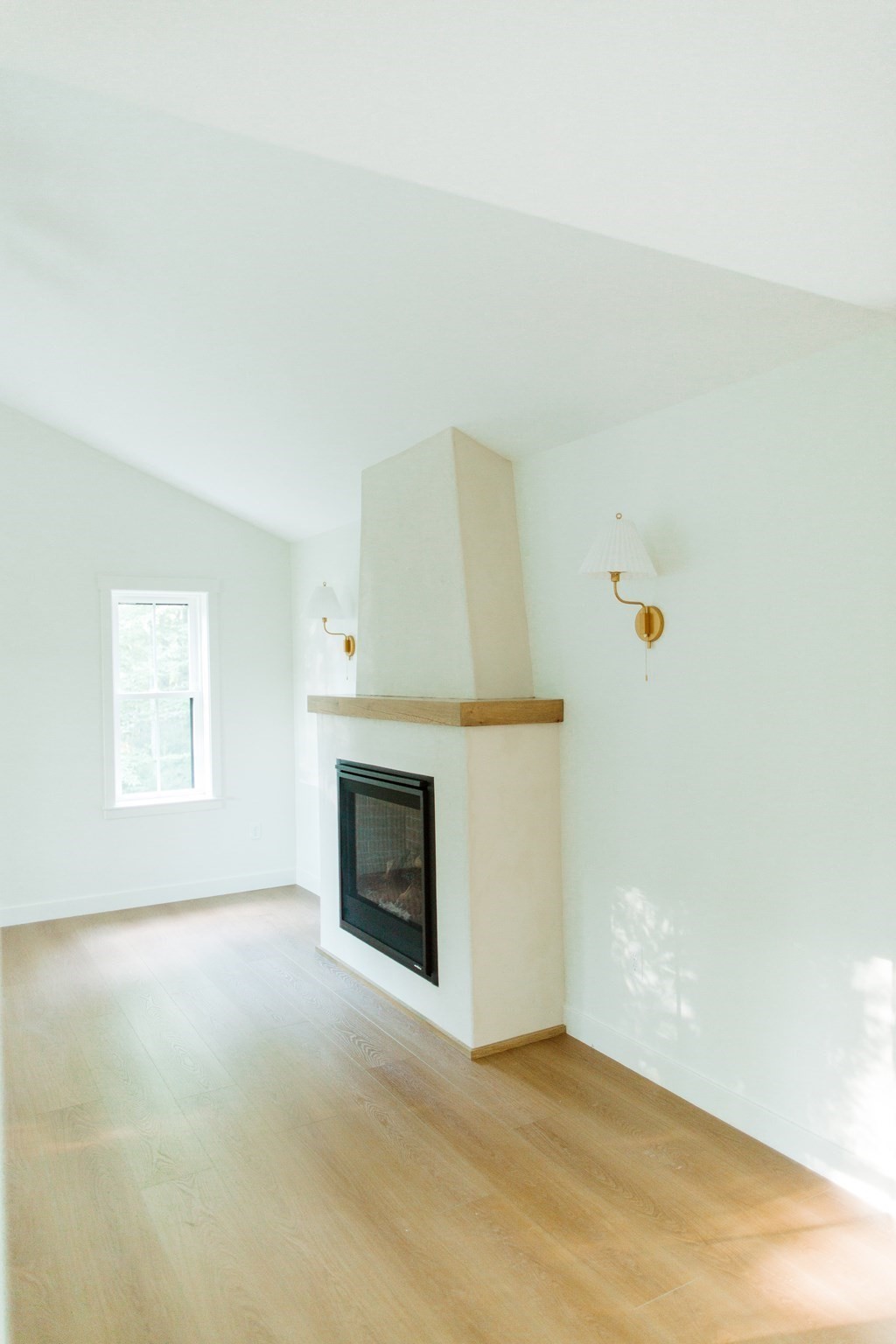 160 Willard Rd Property Photo 13