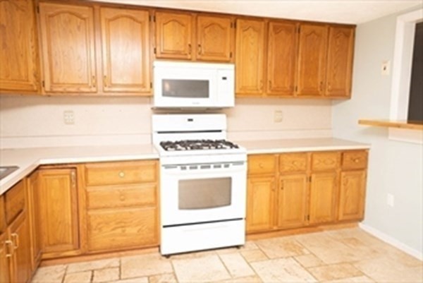 10 Fair Oaks Road # 10 Property Photo 4