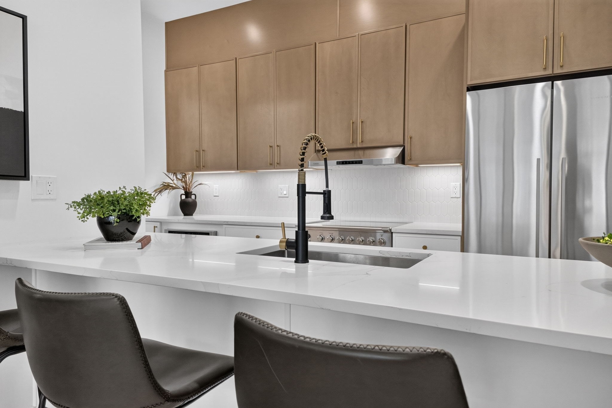 15 Clyde St # D Property Photo 2