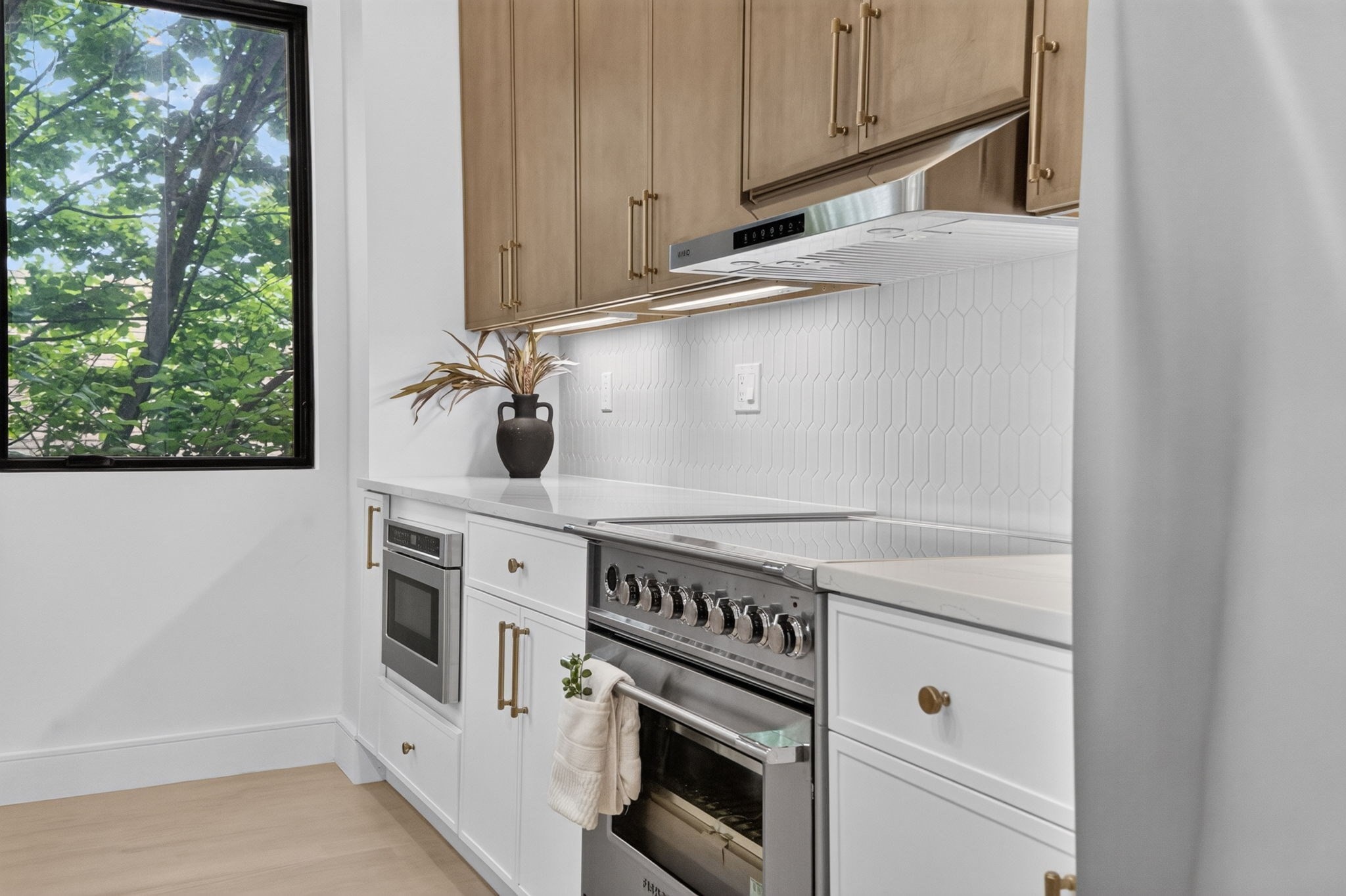 15 Clyde St # D Property Photo 3