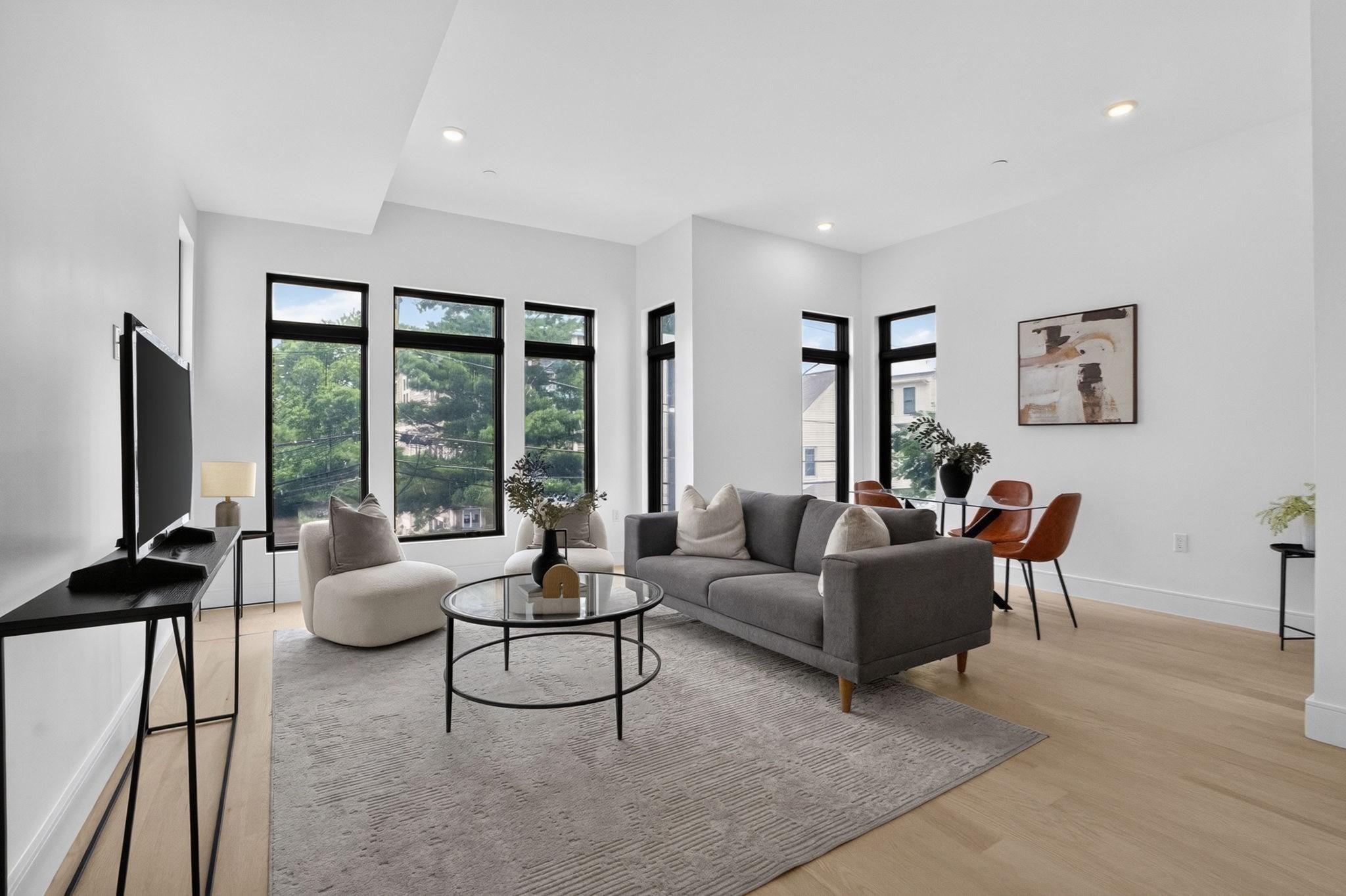 15 Clyde St # D Property Photo 6