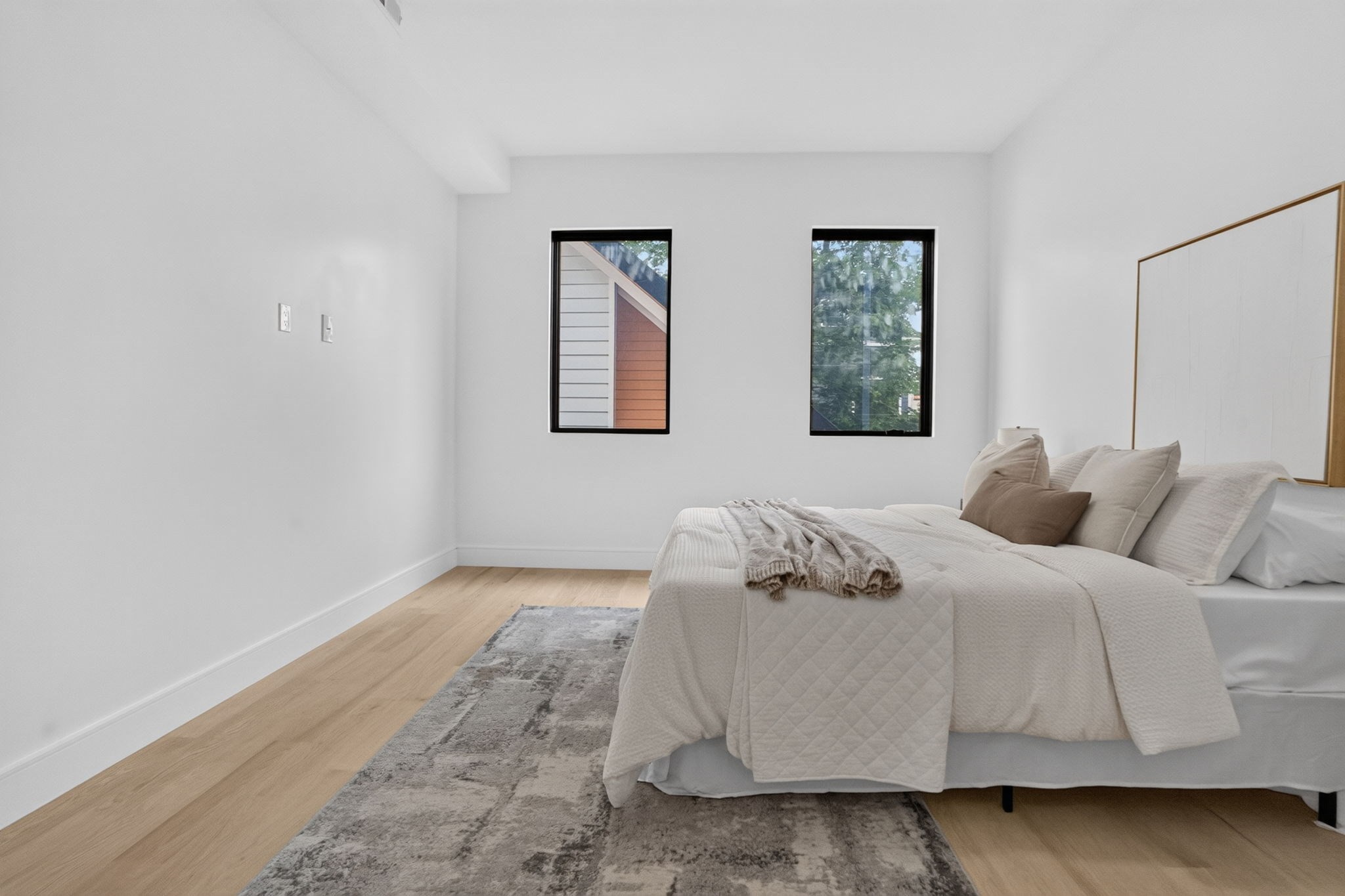 15 Clyde St # D Property Photo 9