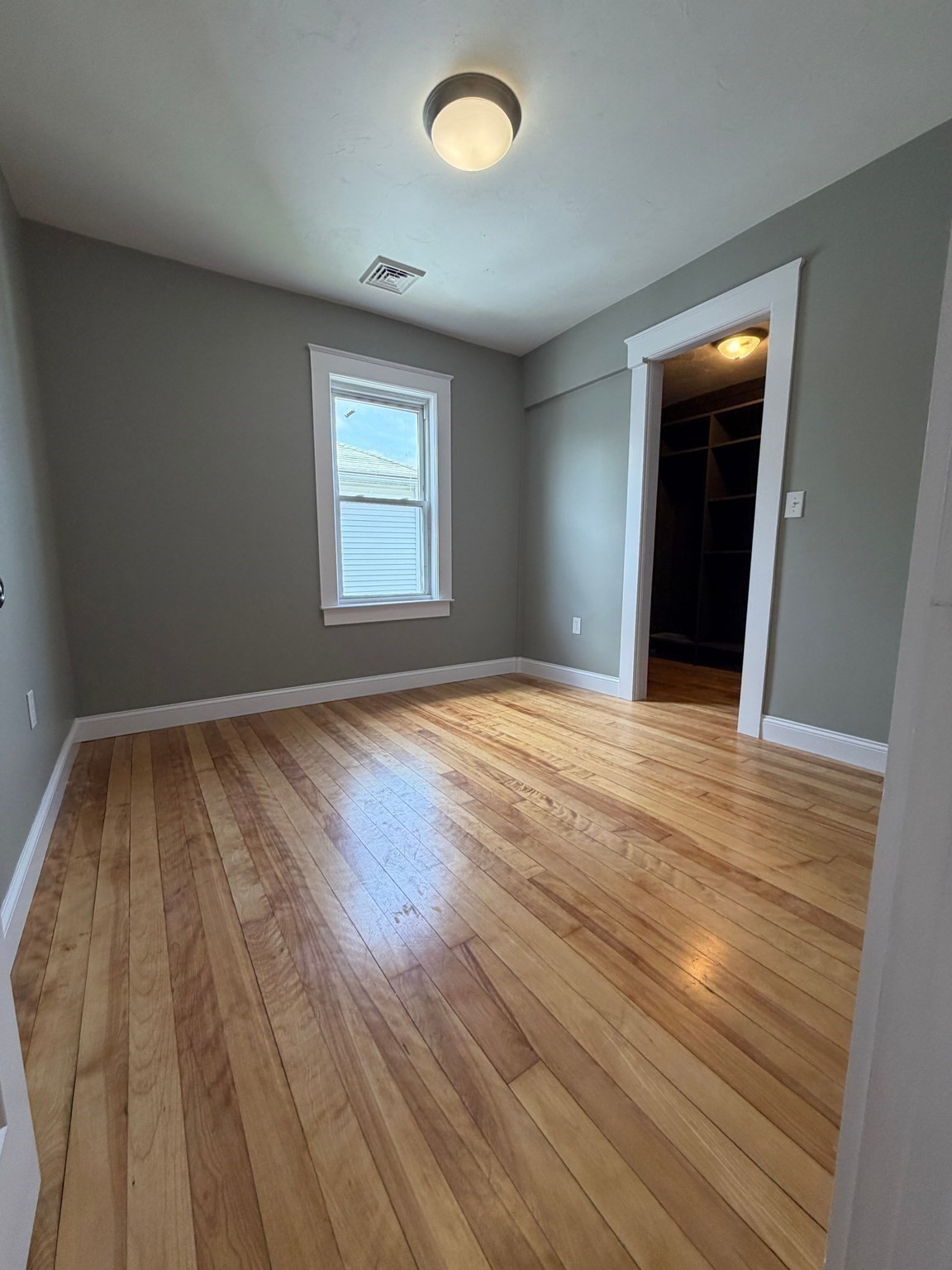 19 Endicott # 3 Property Photo 6