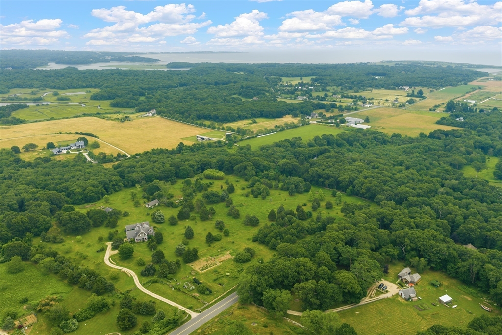 536 Horseneck Road Property Photo 3