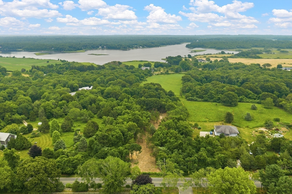 536 Horseneck Road Property Photo 6